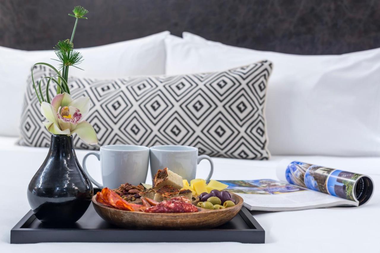 Movich Hotel Las Lomas Ριονέγρο Εξωτερικό φωτογραφία A breakfast tray